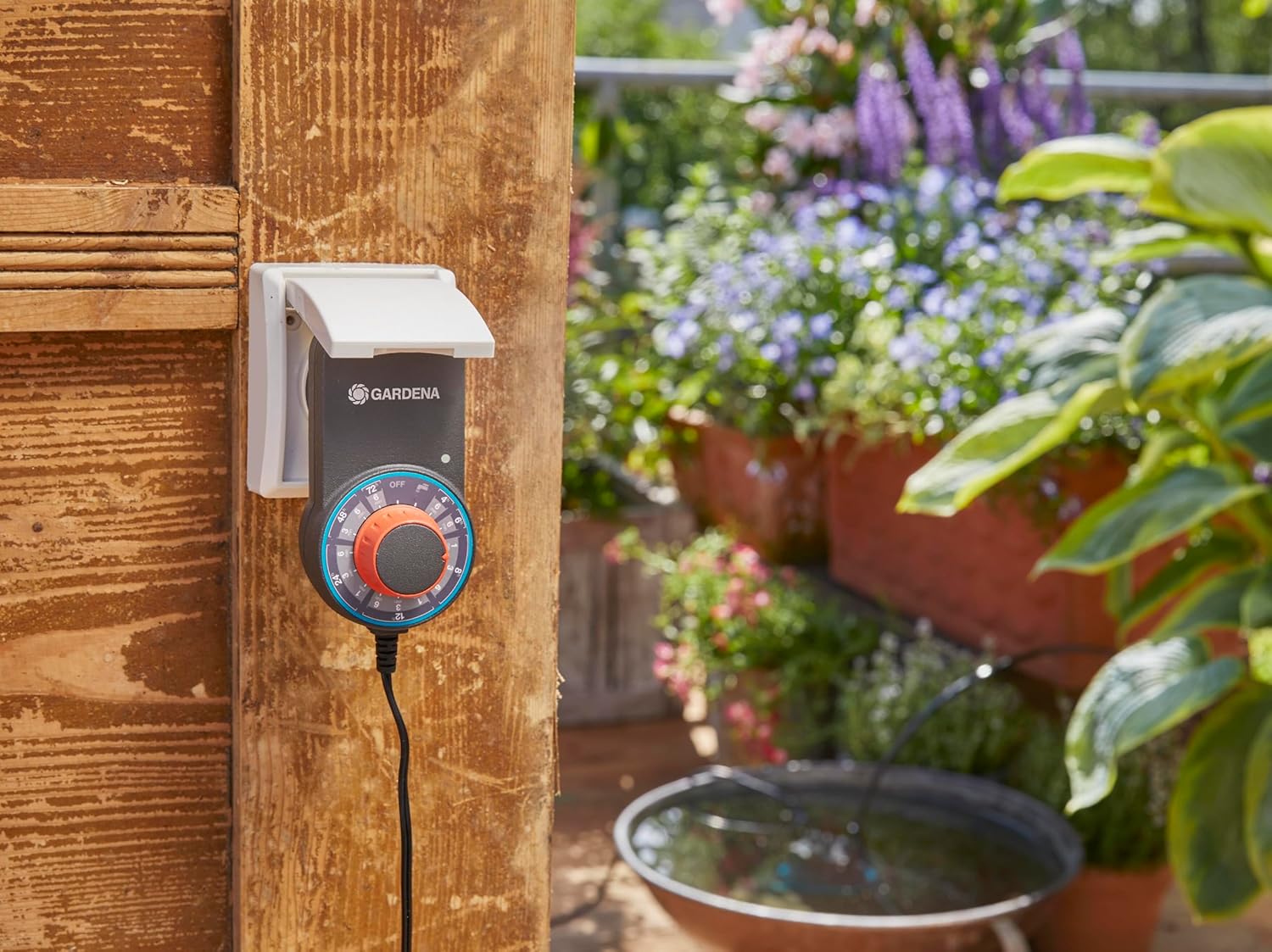 Gardena city gardening Balkon Bewässerung: Vollautomatisches Blumenkastenbewässerungs-Set, für bis zu 6 m Balkonkästen, 13 Programme (1407-20) – Bild 3